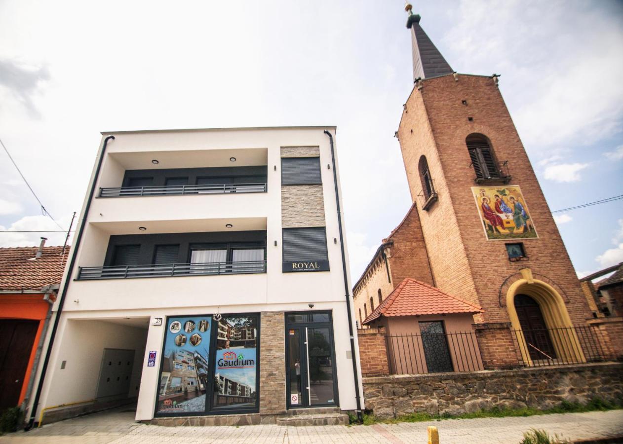 Royal Luxury Apartment Vrsac Exterior photo